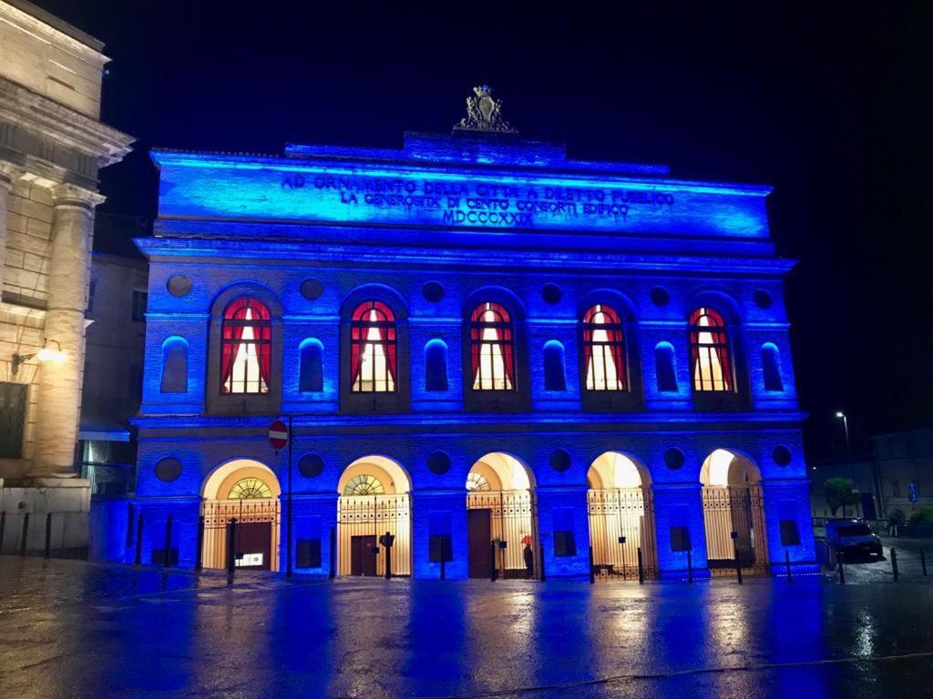 - Casa Manzoni - Luminoso Appartamento Zona Sferisterio マチェラータ エクステリア 写真